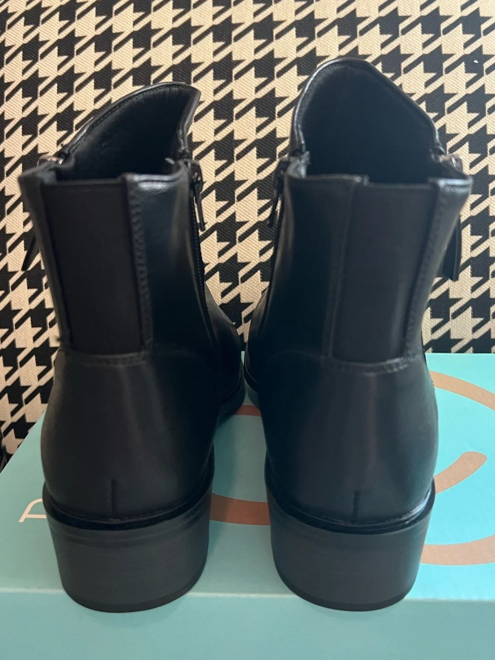 BareTraps Alona Women's Booties-SIze 9